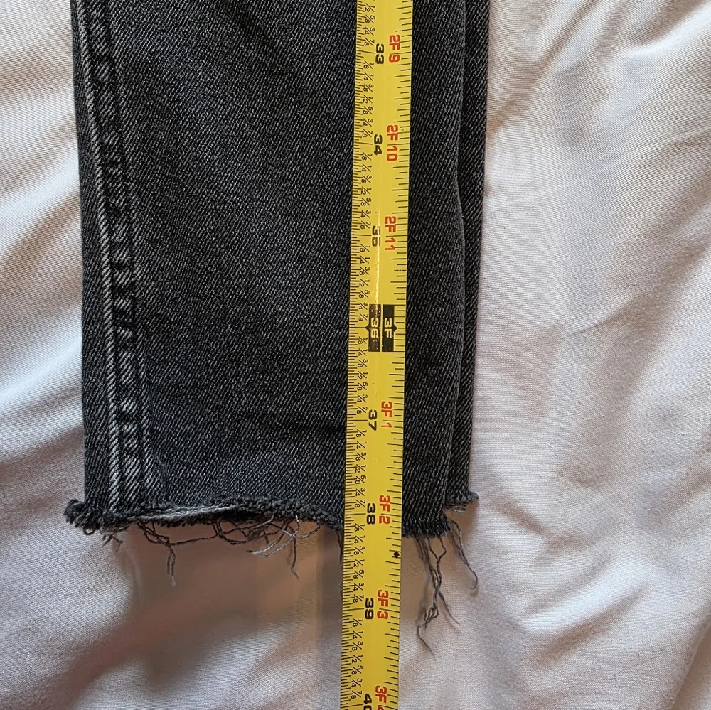 RE/DONE Black Raw Hem Button Fly Jeans Size 26 High Rise Cropped Designer Denim